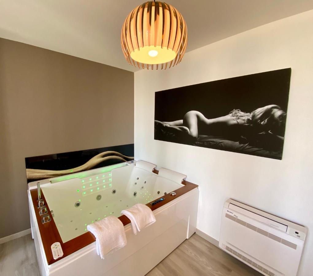 La Vague Tendresse - Vue Mer - Jacuzzi & Sauna Le Treport Exterior photo